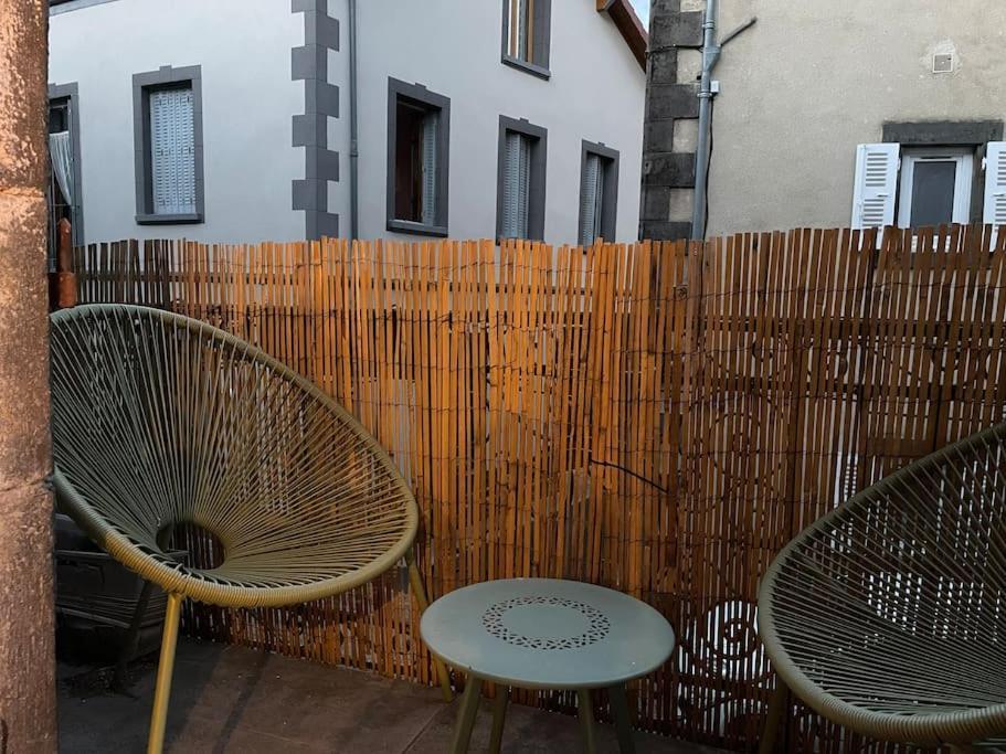 Petit Appartement Douillet Les Martres-de-Veyre Exterior photo